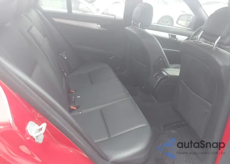 2009 Mercedes-Benz C 300 Luxury/Sport из США, поврежденный, VIN WDDGF54X59R042583